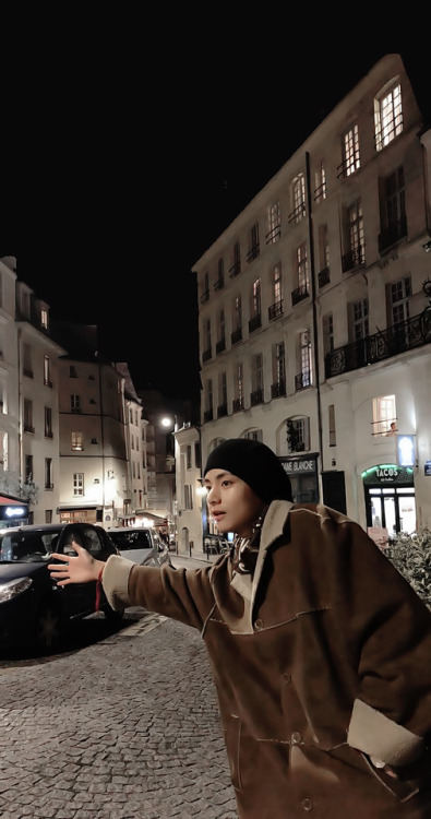 taehyung paris | Tumblr