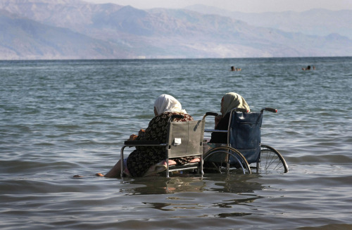 killing-the-prophet:Elderly Palestinian women sit in wheelchairs...