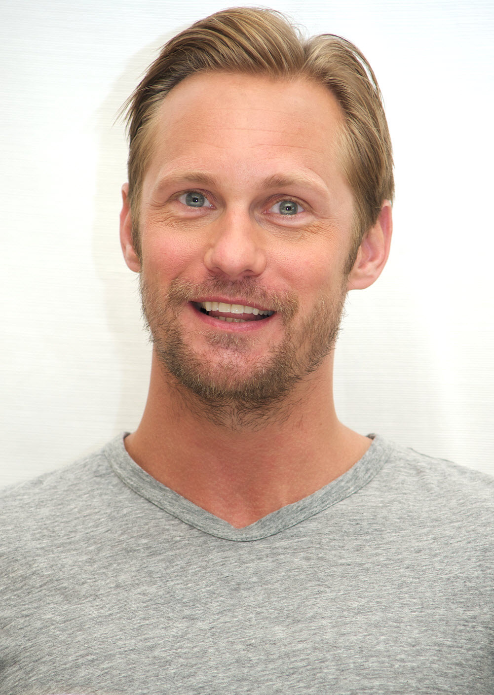 The Alexander Skarsgard Library - alexskarsgardnet: New Alex Interview ...