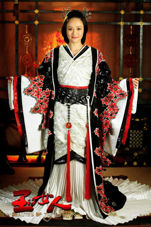 Beauties of the Emperor 王的女人 hanfu Han Dynasty Traditional Asian Clothing