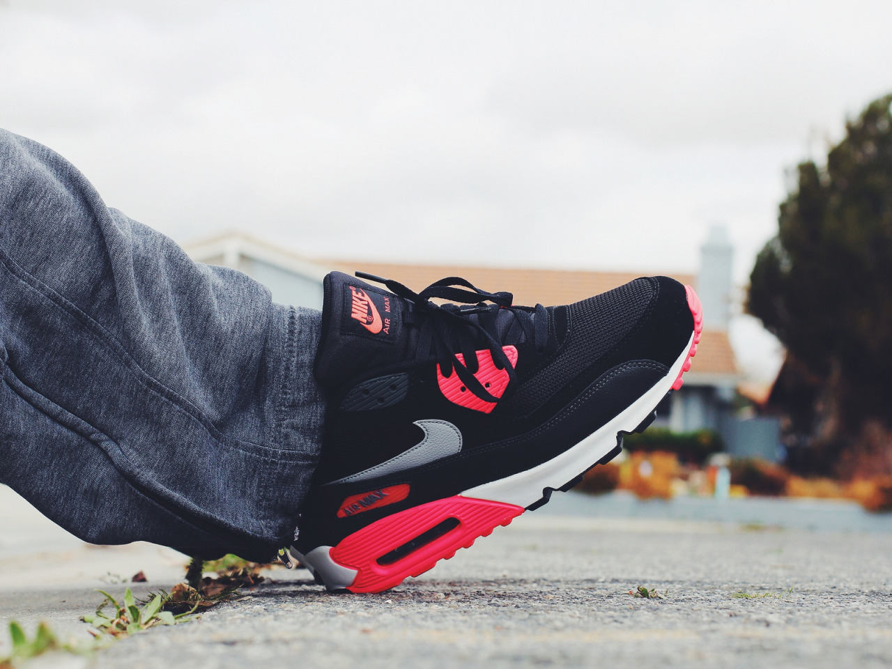 air max 90 essential atomic red