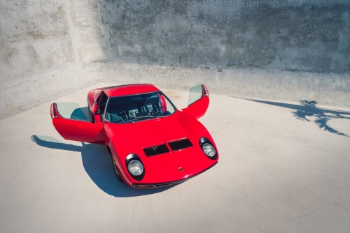 vintageclassiccars:Miura SV - the doors were designed to look...