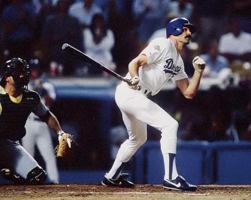 retropopcult:Kirk Gibson’s home run in the 1988 World Series...