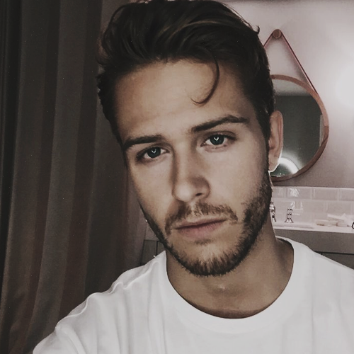 Voir un profil - Eros Arnault Tumblr_ovpkwlgAE21wn10bfo5_500