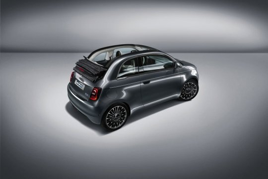 Novo Fiat 500 Elétrico que deve desembarcar no Brasil