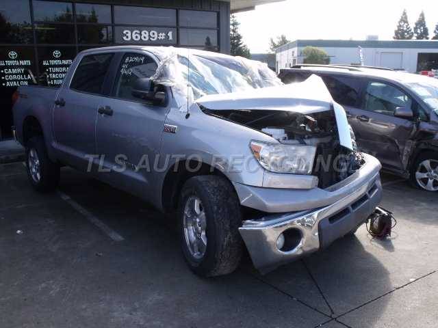 Toyota 55620-48130-B0 Instrument Panel Cup Holder Assembly