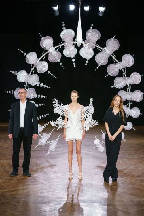thegirlinthemiddlerunway
