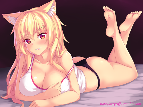 nottykittytiffy:lying in bed!! :3