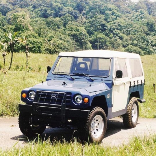 jpx jipe jeep azul de frente eike batista