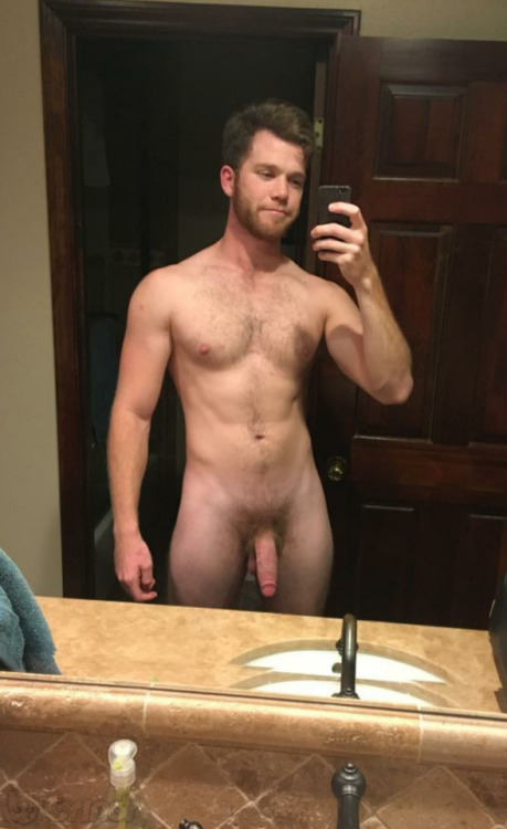 skin-hunks-holes-v4:Another HOOOT gay guy from grindr and...