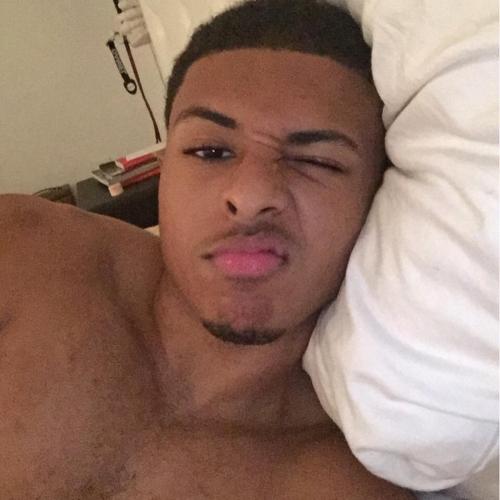 celebrixxxtiez:Diggy SimmonsSee more naked Celebrities at...