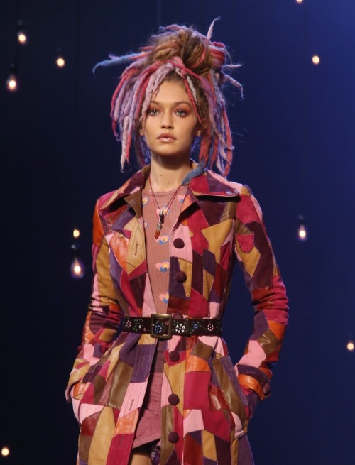 gigihadidmodeluniverse