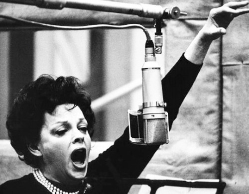 wehadfacesthen:Judy Garland in the recording studio, 1962