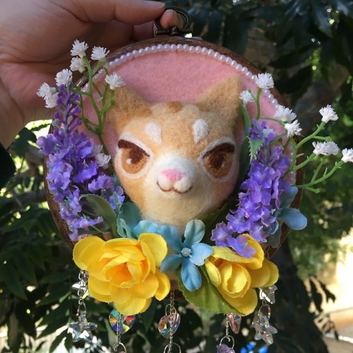 Needlefelted a pet portrait for the talented cathbiscuits on...