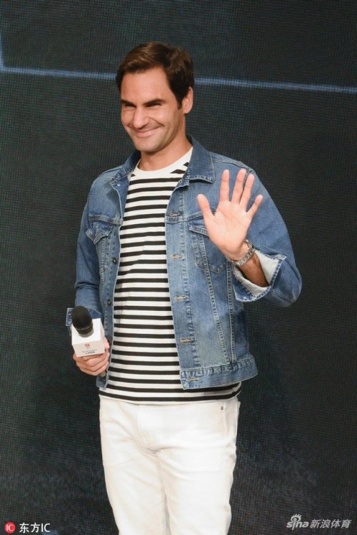 rfederer2:Roger Federer at the Uniqlo Shanghai Flagship...