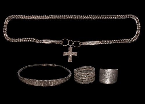 archaicwonder:Extremely Rare Viking ‘Early Christian’Hoard...