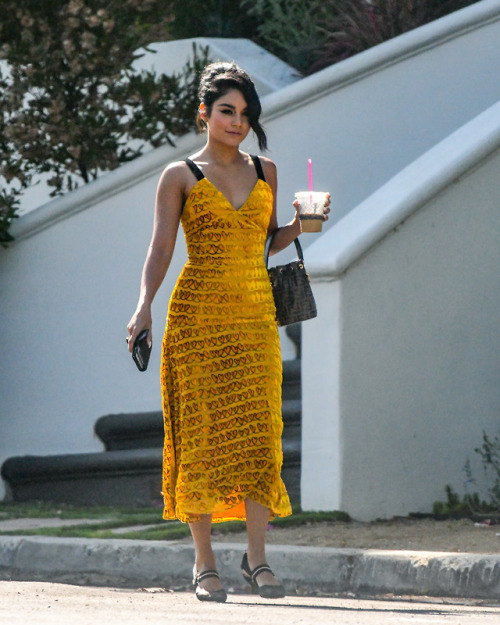 hudgens-online:Vanessa Hudgens leaving her house in Studio...