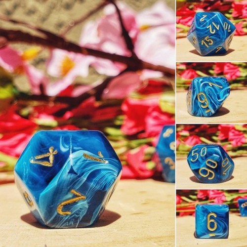 polyhedral-amorous:Chessex Test Set Vortex Navy Blue looks like...