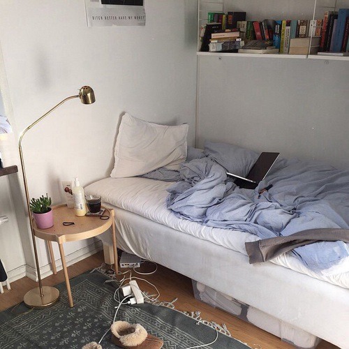 cool bedrooms on Tumblr - Tumblr O56zfrHCAQ1uhy6sDo1 500