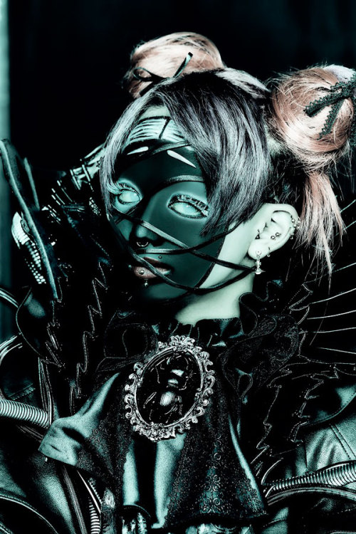 visualness:- キズ (Kizu) new look -