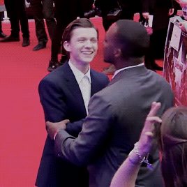 Anthony mackie Tom Holland Anthony looks like the big brother lol handsome men marvel men mcu the falcon Spiderman