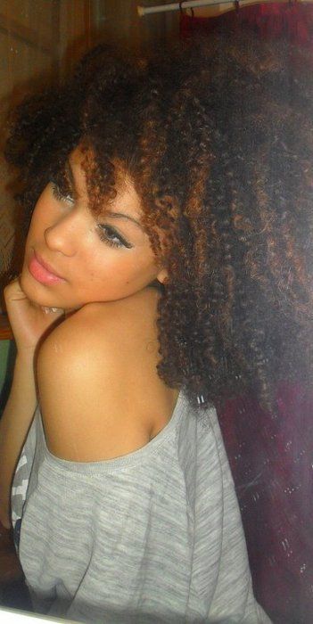 naturalhairqueens:she’s so cute! love her big hair!