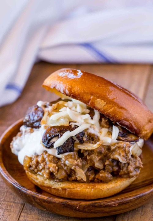 guardians-of-the-food:Beef Stroganoff Sloppy Joes have the...