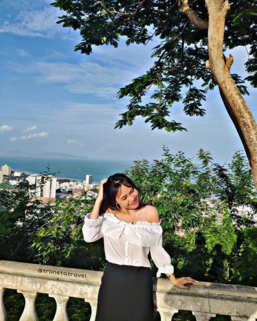 instagood instagram instaphoto instadaily blackandwhite ootd vungtautrip haidang travel travelphotography travelgram travelgoals trip newchapter trlinstatravel goals fashion vietnamesegirl photooftheday truclinhnguyenhoang destination bluesky vv