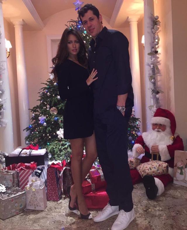 Wives and Girlfriends of NHL players Anna Kasterova & Evgeni Malkin pic