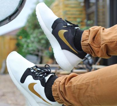 nike roshe gold trophy