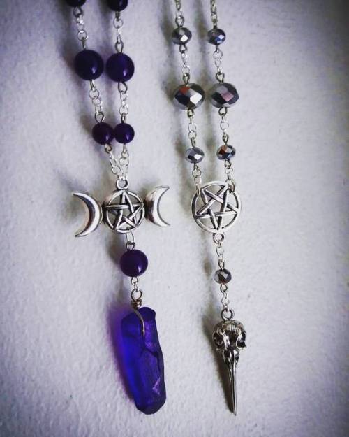 ofstarsandwine:A couple of necklaces I made this...