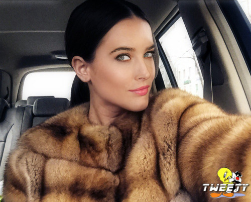 tweetycelibritiesinfur:Cobie Smulders in sable fur coat