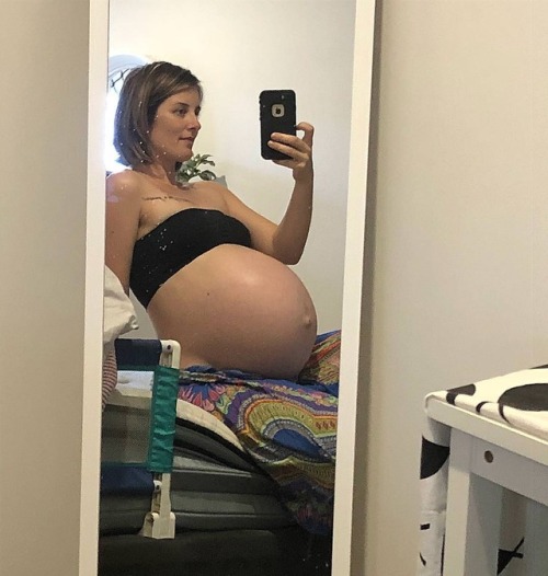 thebellyman:Chat with a real preggo NOW click...