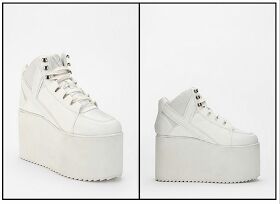 25 Schuhe aus den 90ern, die damals in fast jedem Haushalt 25 Schuhe aus den 90ern, die damals in fast jedem Haushalt