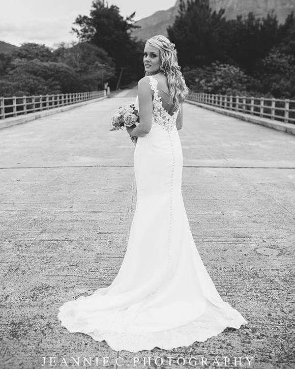 <p>Dress Chileen<br/>
The Private Label Collection inspired by<br/>
💜BESTERS’ BRIDAL BOUTIQUE💜<br/>
🏠 THE WEDDING HOUSE, 31 SPRING STREET, KNYSNA, 6570<br/>
☎ 084 268 1354<br/>
✉ info@bestersbridal.co.za<br/>
💻 <a href="http://www.bestersbridalboutique.com" target="_blank">www.bestersbridalboutique.com</a> (at Knysna, Western Cape)<br/>
<a href="https://www.instagram.com/p/Bxtvf7ynyOG/?igshid=163xytfo8c0nm" target="_blank">https://www.instagram.com/p/Bxtvf7ynyOG/?igshid=163xytfo8c0nm</a></p>