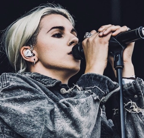 gunnulfsenslynn:Lynn Gunn by ( let me know who took this ! )