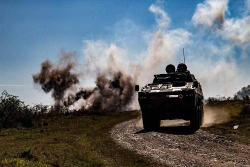 bmashine:Polish and Romanian soldiers during a joint exercise...