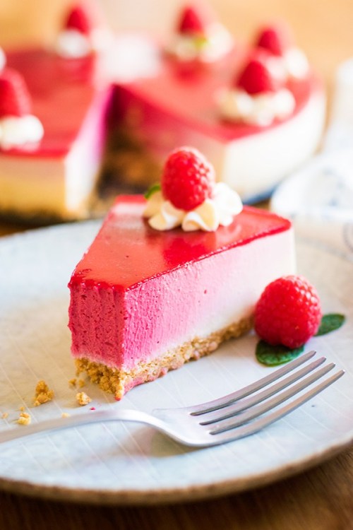 sweetoothgirl:PINK OMBRÉ CHEESECAKE