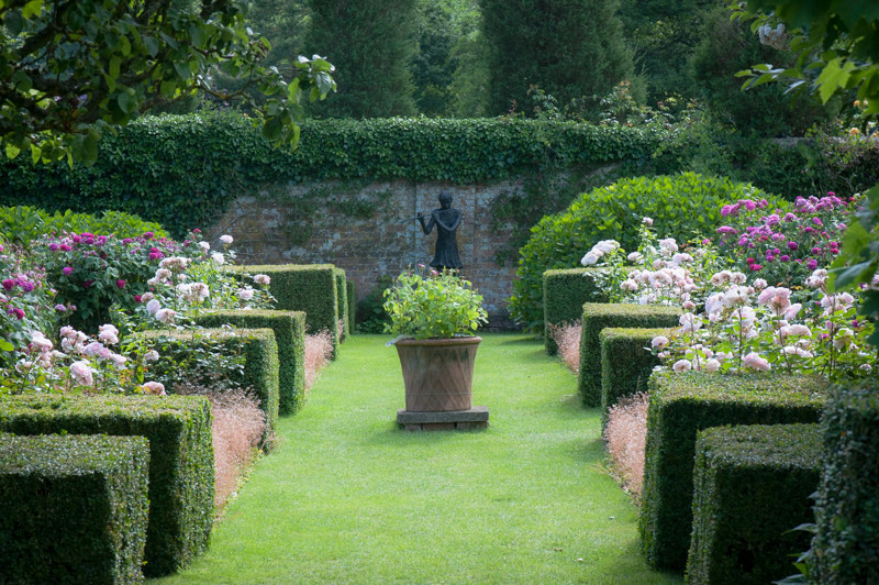 Walled rose garden, Pashley Manor. Photo by Alan Buckingham on flickr