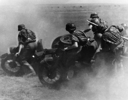 vaguedacier:Kurt Meyer’s motorcycle squad, Eastern Front 1941.