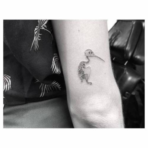 bird skeleton tattoo  Pesquisa Google  Crow tattoo Creepy tattoos Skeleton  tattoos