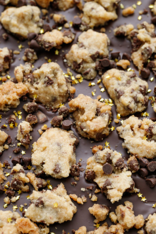 sweetoothgirl:Chocolate Chip Cookie Chocolate Bark