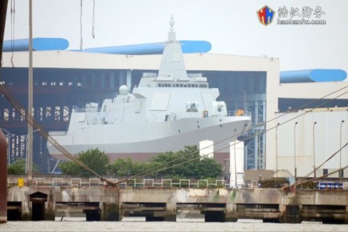 China’s new 12000 tons Type 055 destroyer.