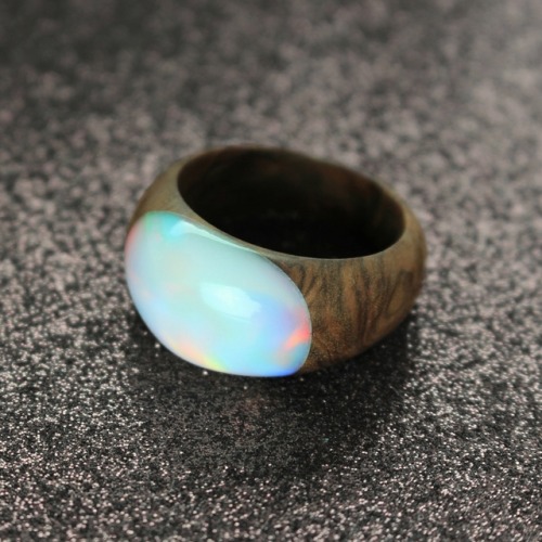 aimofdestiny:sosuperawesome:Wood and Opal Rings and...