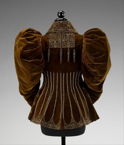 hoopskirtsociety:House if Worth Afternoon Jacket ca.1895