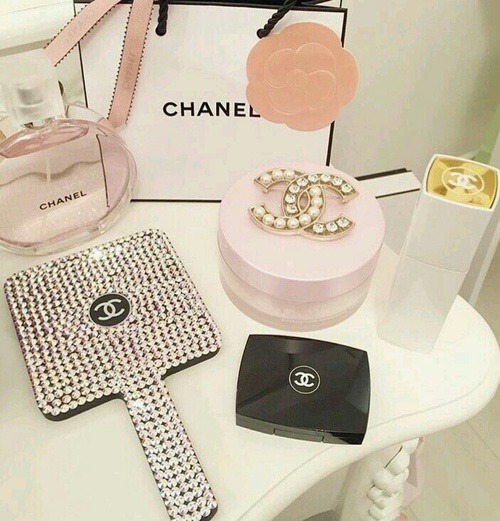 princesse-chanel: ♥¨Princesse Chanel♥ - WONDERLAND LOFT