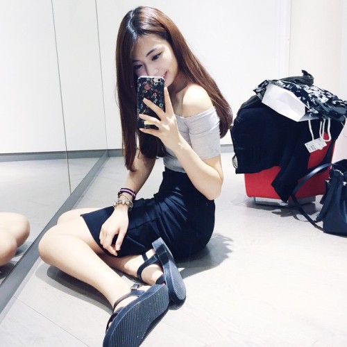 sgbb-licious:Singaporean babes. Reblog and like for more;...