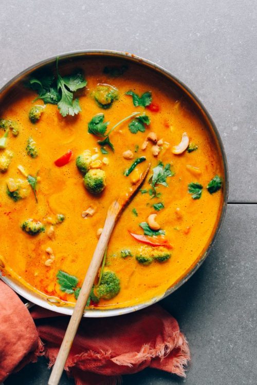 tinykitchenvegan:1-Pot Yellow Pumpkin Curry