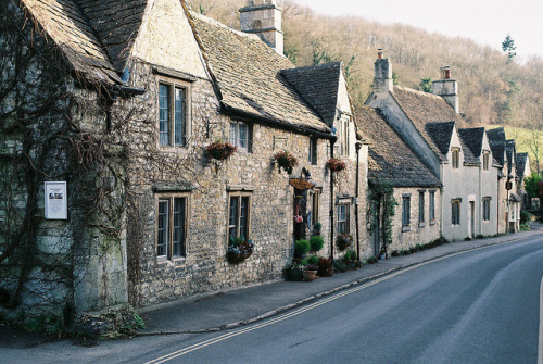 priveting:Castle Combe by Suzie Smith on Flickr.