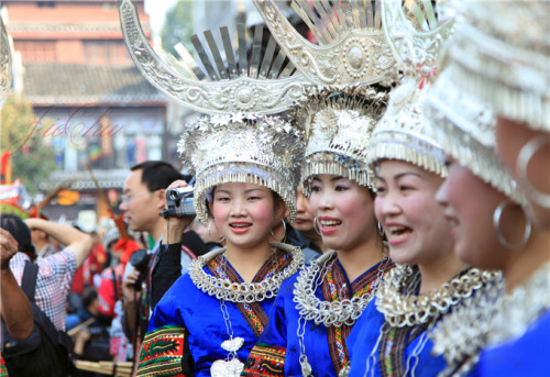 Beautiful Silver Ornaments of the Miao people. ... - gdfalksen.com